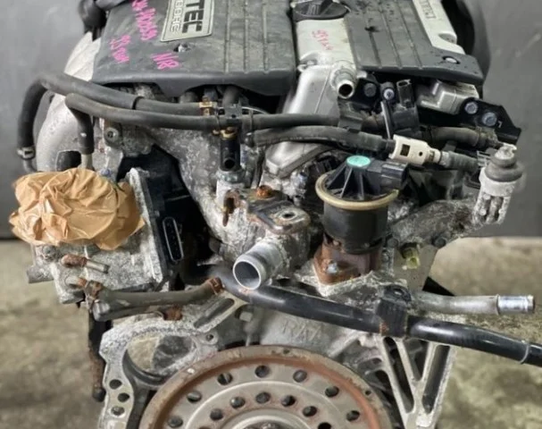 Двигатель без навесного для Honda Odyssey RB1, RB2 2003-2008 на фотографиях