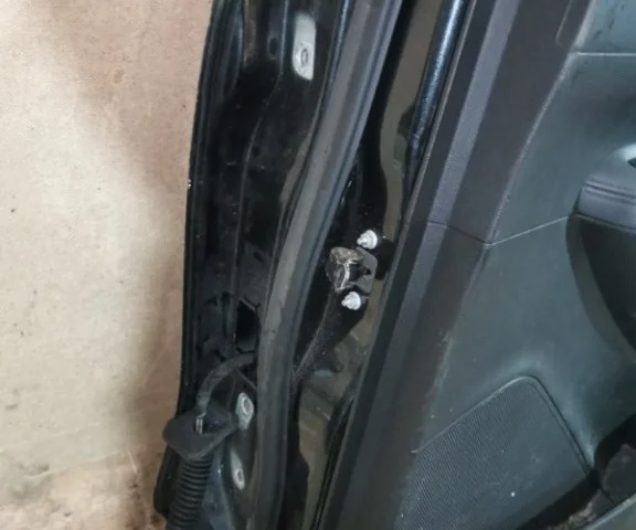 Накладка на дверь задняя правая для Opel Mokka 2012-2016 на фотографиях