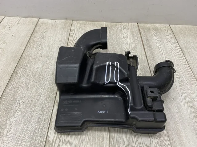 Резонатор воздуховода для Hyundai Solaris 1 рестайлинг 2014-2017 на фотографиях