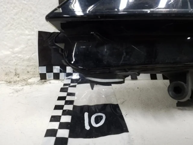 Противотуманка (ПТФ) передняя левая для Skoda Rapid II 2020+ на фотографиях