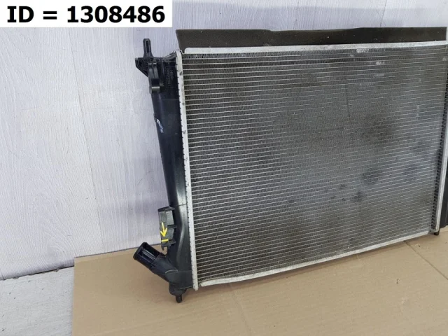 Радиатор охлаждения ДВС для Hyundai Creta 1 GS 2016-2021 на фотографиях