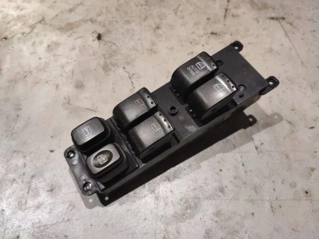 Блок управления стеклоподъемниками для SsangYong Actyon CK 2010-2013 на фотографиях