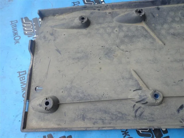 Защита днища для Volkswagen Passat Variant (B6, Typ 3C) 2004-2010 на фотографиях