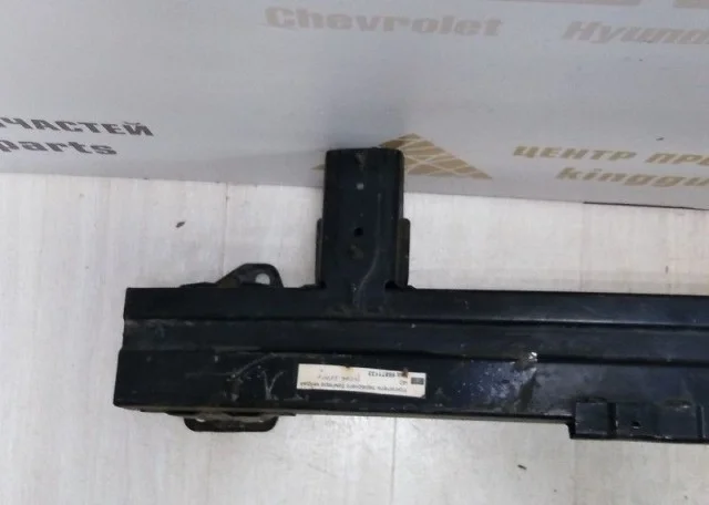 Усилитель бампера передний верхний для Hyundai i40 1 Седан 2011-2015 на фотографиях