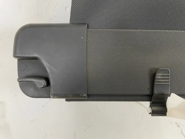 Шторка багажника для Audi Q7 4L 2005-2015 на фотографиях