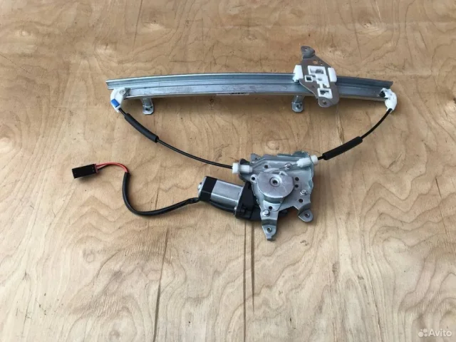 Стеклоподъемник передний левый для Nissan Almera Classic B10 2006-2012 на фотографиях