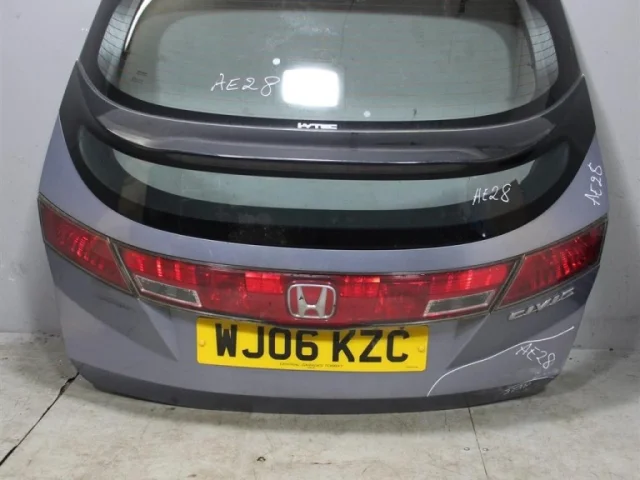 Крышка багажника для Honda Civic FK,FN 5D 2006-2012 на фотографиях
