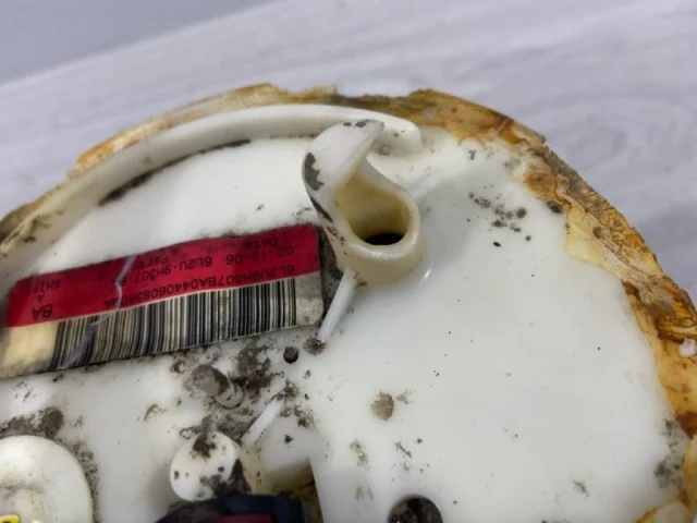 Топливный насос для Ford Explorer U251 2005-2011 на фотографиях