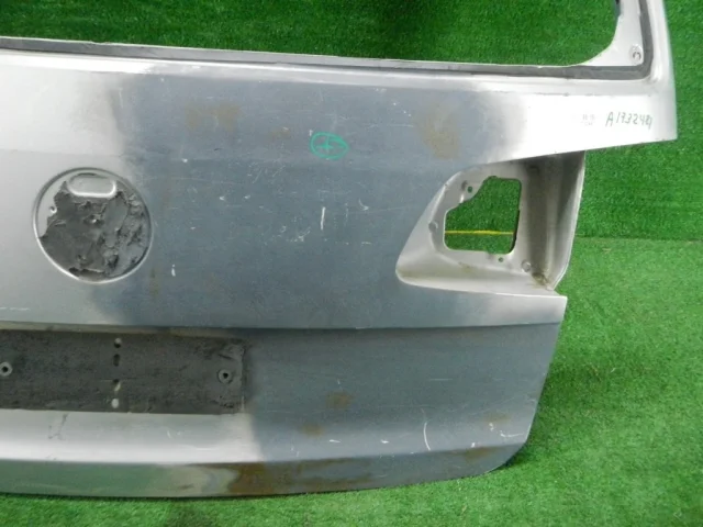 Крышка багажника для Volkswagen Touran 1T 2003-2015 на фотографиях