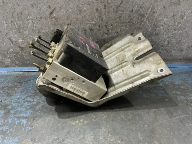 Блок ABS для Volvo XC90 I C 2002-2014 на фотографиях