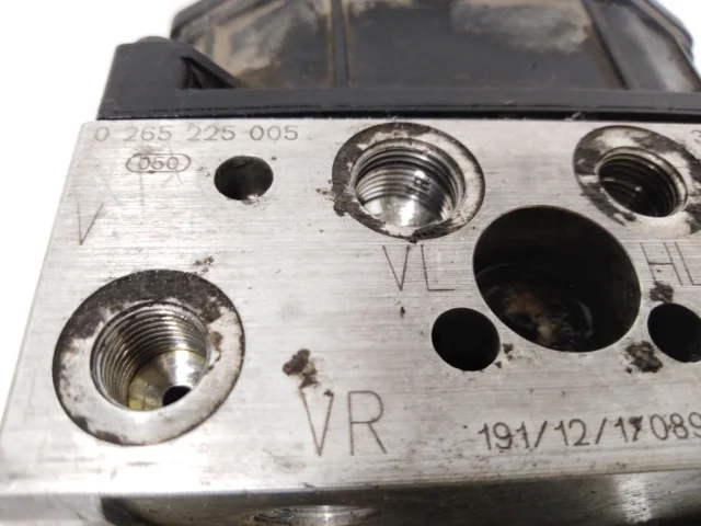 Блок ABS для BMW 5er Е39 1995-2003 на фотографиях