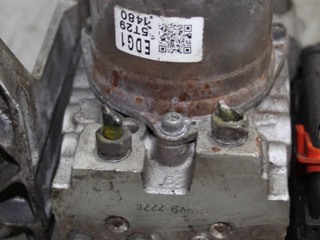 Блок ABS для Honda Accord 7 2002-2008 на фотографиях