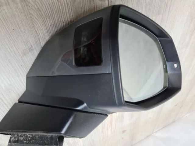 Зеркало боковое правое для Audi Q7 4M 2015+ на фотографиях