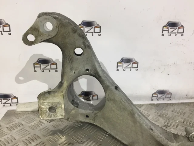 Подрамник двигателя для Volkswagen Touareg I (7L) 2002-2010 на фотографиях