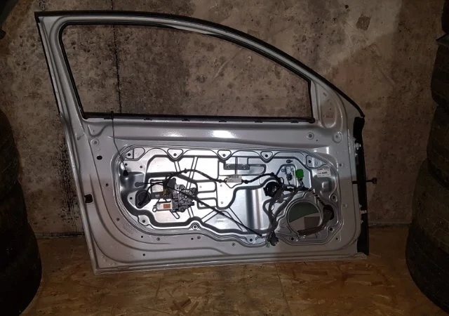 Дверь багажника для Volvo C30 MK 2006-2013 на фотографиях