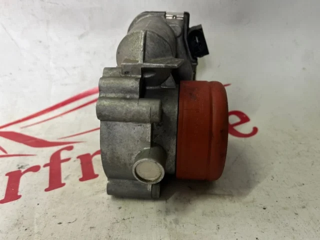 Дроссельная заслонка для Mercedes-Benz C class CL203 2000-2008 на фотографиях