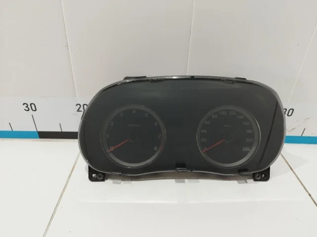 Приборная панель для Hyundai Solaris 1 RB (2011-2013) на фотографиях