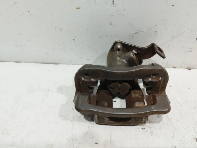 Суппорт задний левый для Hyundai Solaris 1 RB (2011-2013) на фотографиях