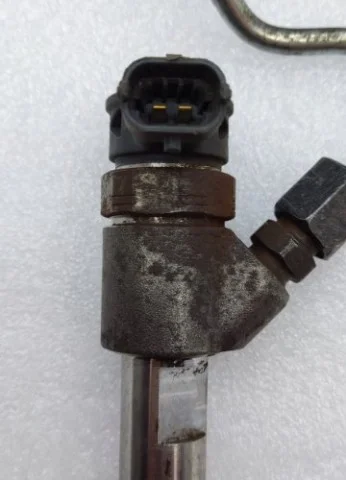 Форсунка топливная для Kia Carnival 3 YP 2015-2020 на фотографиях