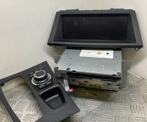 Магнитола для BMW 5er Е60 2003-2010 на фотографиях