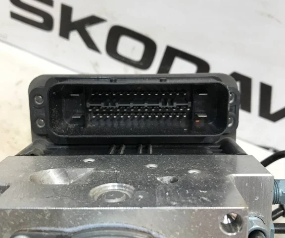 Блок ABS для BMW 5er Ф10 2010-2013 на фотографиях