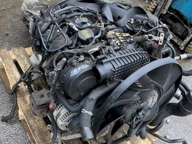 Двигатель без навесного для Land Rover Discovery L319 2004-2009 на фотографиях