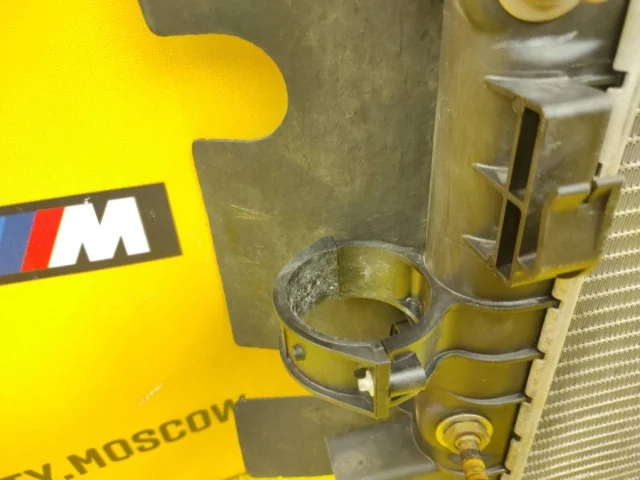 Радиатор охлаждения ДВС для Mercedes-Benz M class W163 1998-2005 на фотографиях