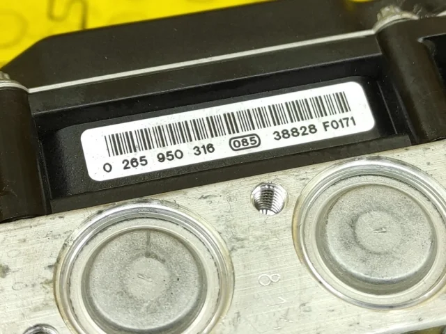 Блок ABS для BMW 5er Е60 2003-2010 на фотографиях