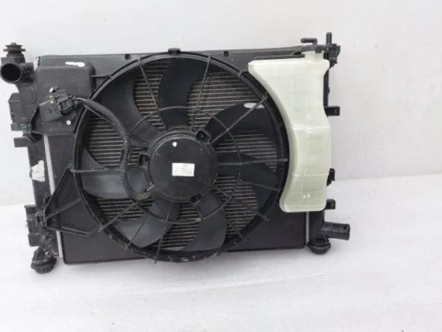 Кассета радиаторов для Hyundai Solaris 1 RB (2011-2013) на фотографиях