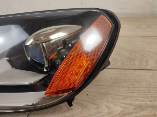 Фара ксенон левая для Volkswagen Touareg II (7P5) 2010-2014 на фотографиях