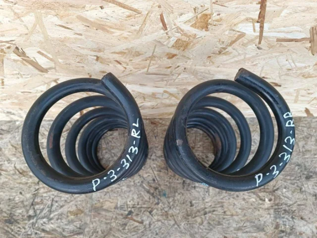 Пружина амортизатора задняя для Mitsubishi Pajero V90 5dr 2006-2011 на фотографиях