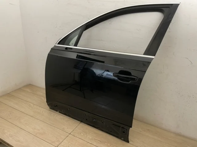 Накладка на дверь передняя левая для Audi Q7 4M 2015+ на фотографиях