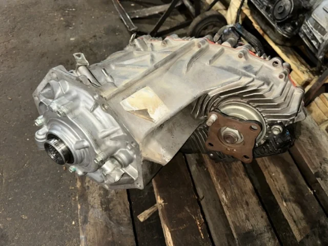 Раздатка для Lexus LX J200 2007-2015 на фотографиях