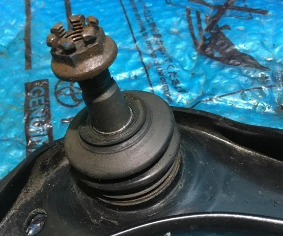 Рычаг передний правый верхний для Lexus LX J200 rest 2015+ на фотографиях