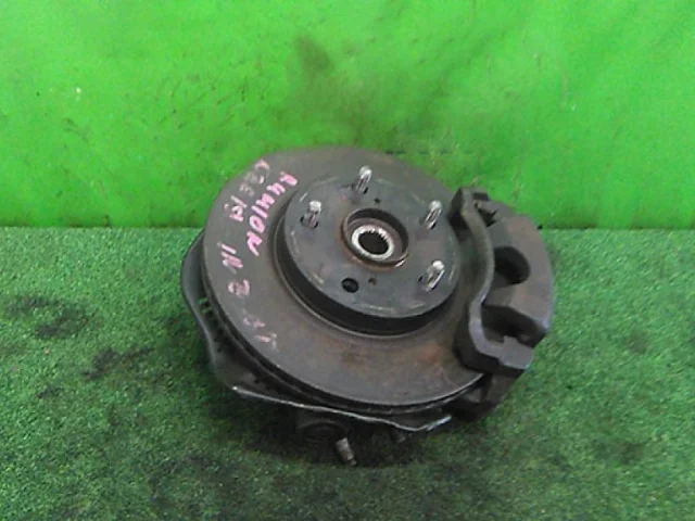 Кулак поворотный правый для Toyota Corolla E140/E150 Седан 2006-2013 на фотографиях