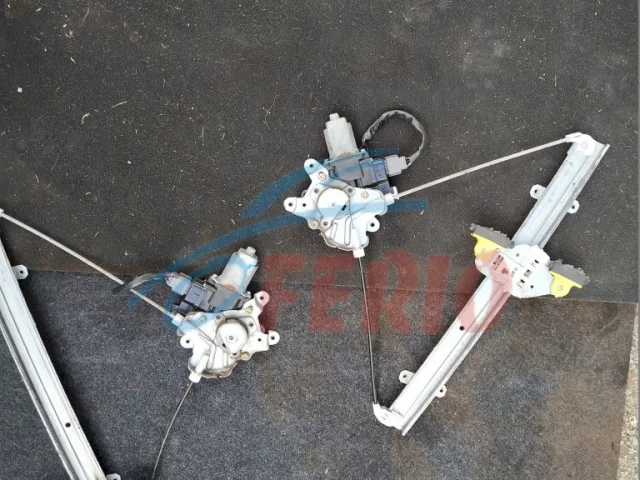 Двери для Mitsubishi Outlander 1 CU0W 2002-2009 на фотографиях