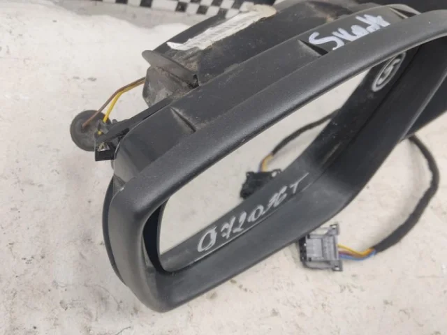 Зеркала для Skoda Rapid II 2020+ на фотографиях