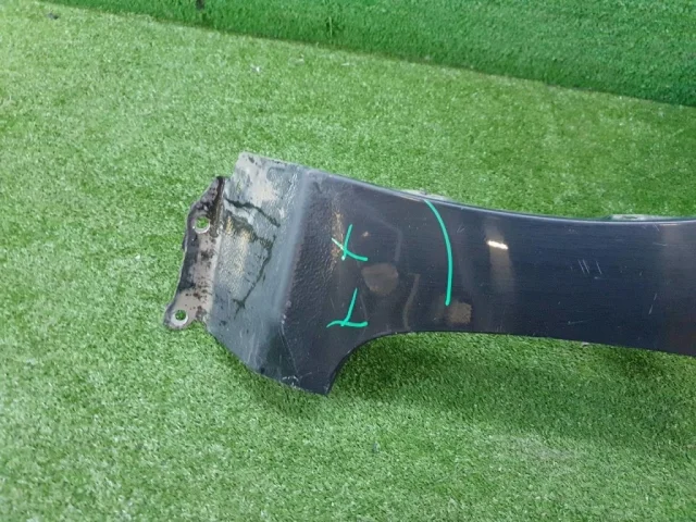 Крылья для Toyota Corolla E180 rest (RU) 2016-2019 на фотографиях