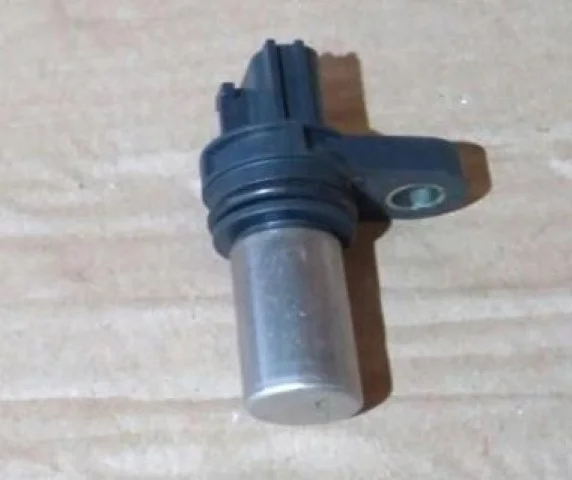 Датчик положения коленвала для Nissan X-Trail T30 RU 2001-2007 на фотографиях