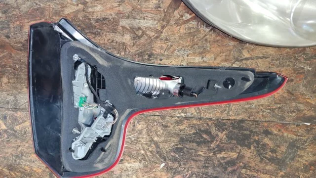 Фонарь левый для Volvo C30 MK 2006-2013 на фотографиях