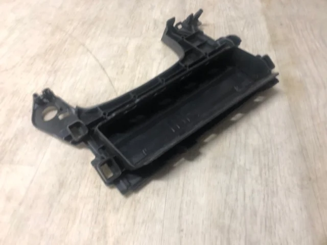 Подушка безопасности в колени для Mitsubishi Outlander III 2 rest GF0W 2015-2018 на фотографиях