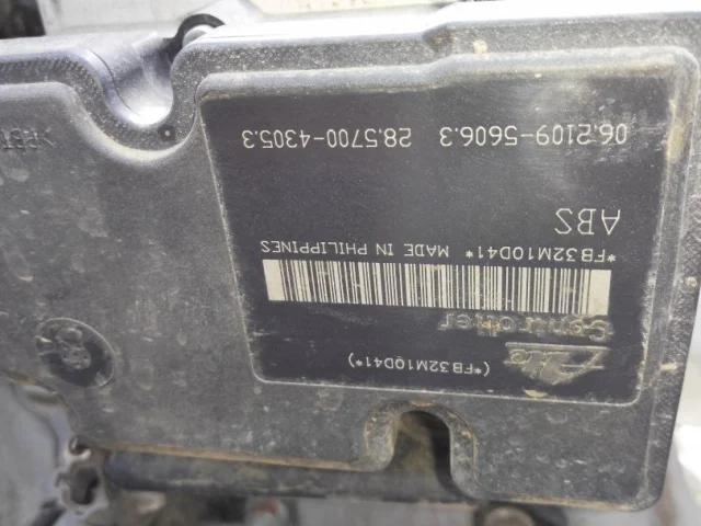 Блок ABS для Suzuki Grand Vitara 2005-2014 на фотографиях