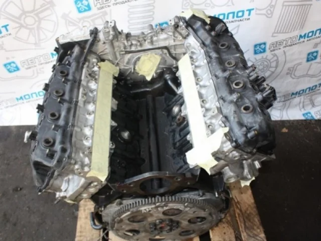 Двигатель для Toyota Land Cruiser 200 2007-2015 на фотографиях