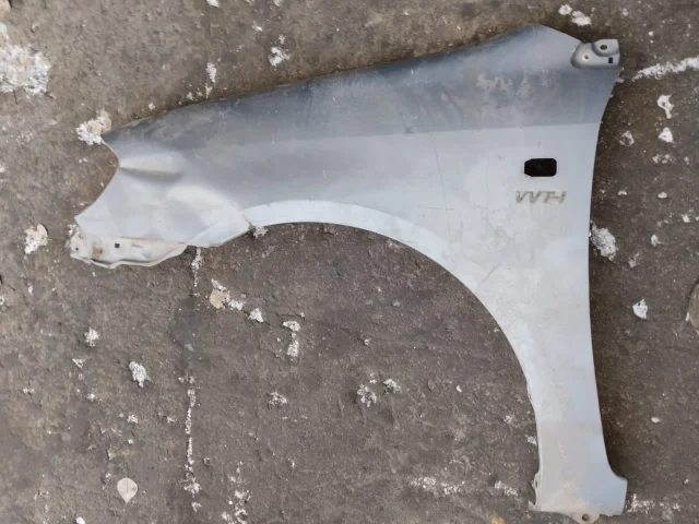 Крыло левое для Toyota Corolla E110 Хэтчбек 1997-2002 на фотографиях