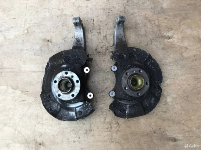 Ступица колеса передняя правая для BMW 5er Ф10 2010-2013 на фотографиях