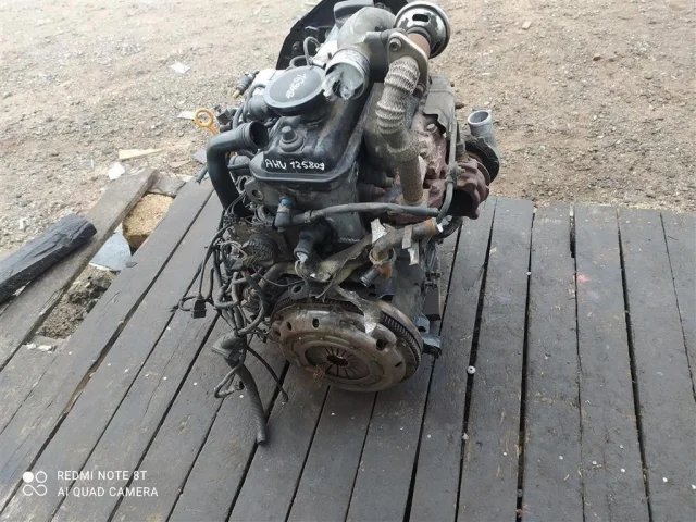 Двигатель без навесного для Volkswagen Passat (B4, Typ 3A) 1993-1997 на фотографиях