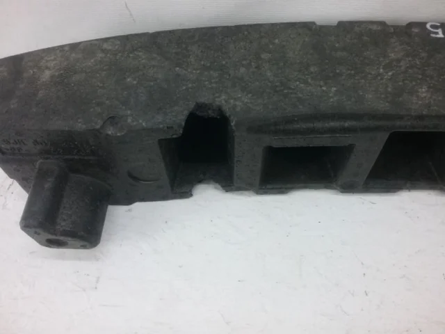 Усилитель переднего бампера для Skoda Rapid I NH3 2012-2017 на фотографиях