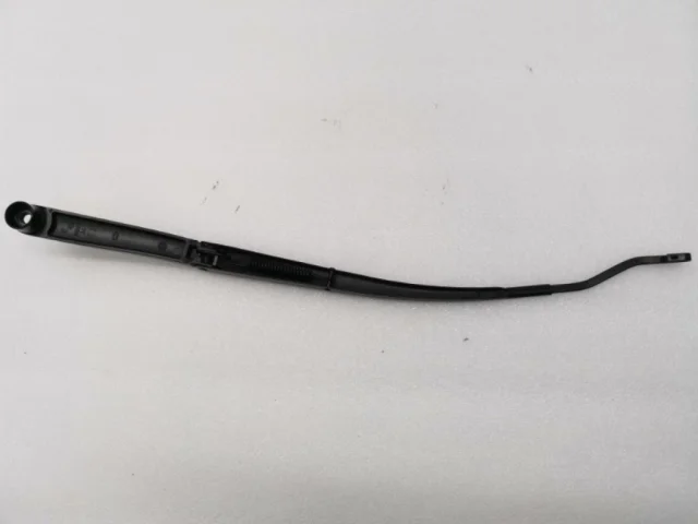 Поводок лобового стеклоочистителя левый для Hyundai Solaris 2 (2017-2022) на фотографиях