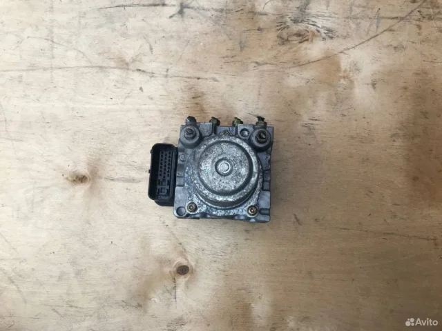 Блок ABS для Honda Accord 7 2002-2008 на фотографиях