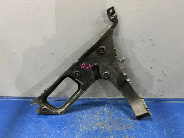 Кронштейн заднего бампера левый для Audi Q7 4L 2005-2015 на фотографиях